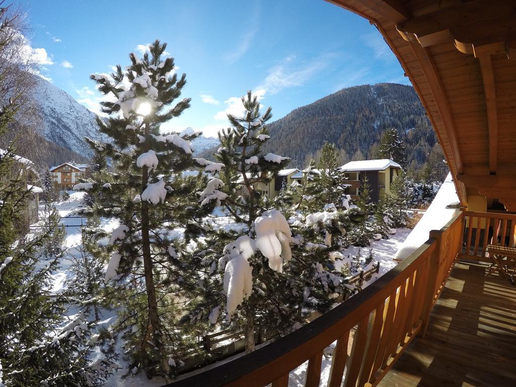Chalet Alpina Hotel & Apartments La Thuile Ngoại thất bức ảnh