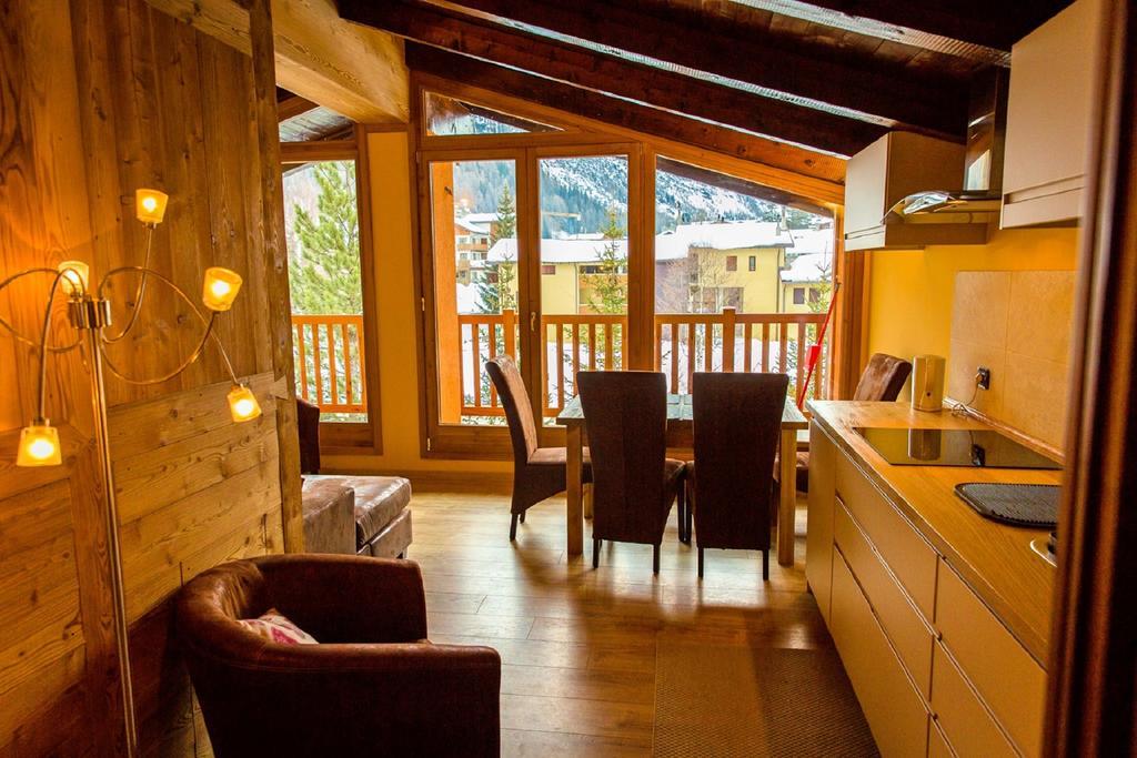 Chalet Alpina Hotel & Apartments La Thuile Ngoại thất bức ảnh